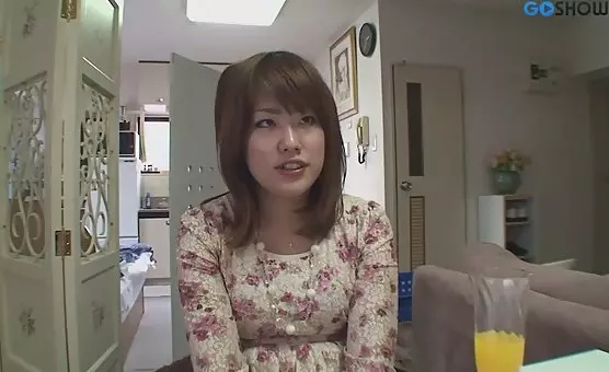 美女脱衣服脱内衣裸体视频近距拍 - Loving Her Hairy Pussy and More An Explicit Affair